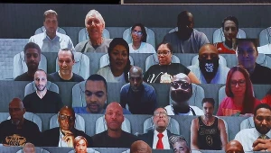 Barack Obama w tłumie wirtualnych kibiców NBA.