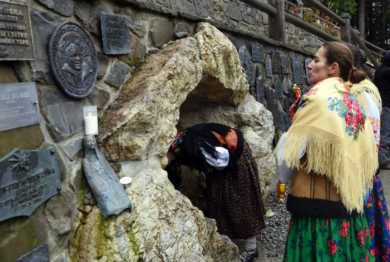 Wiktorówki, sanktuarium maryjne. W tym miejscu wielu poszukuje "boskiego pierwiastka" w górach Wiktorówki, sanktuarium maryjne. W tym miejscu wielu poszukuje "boskiego pierwiastka" w górach