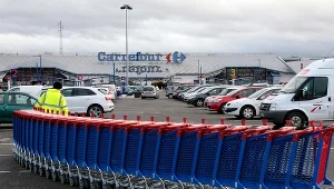 Carrefour rezygnuje ze zwolnień grupowych i obniżki wynagrodzeń pracowników w 2020 r.