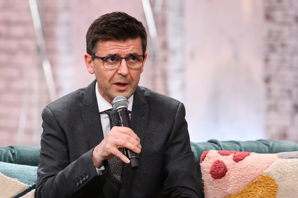 Specjalista chorób zakaźnych Warszawskiego Uniwersytetu Medycznego, dr hab. n. med. Ernest Kuchar. Specjalista chorób zakaźnych Warszawskiego Uniwersytetu Medycznego, dr hab. n. med. Ernest Kuchar.