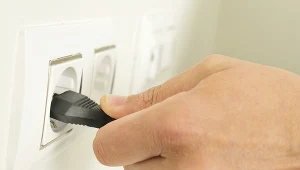 Akumulator nie znowi bezczynności. Warto ładować go, nawet jeśli sprzęt nie jest użytkowany