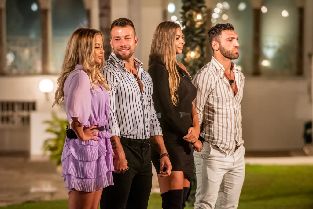 Oliwia i Mikołaj oraz Kornelia i Mika podczas ogłoszenia decyzji (Źródło: Polsat/Ipla) Oliwia i Mikołaj oraz Kornelia i Mika podczas ogłoszenia decyzji (Źródło: Polsat/Ipla)