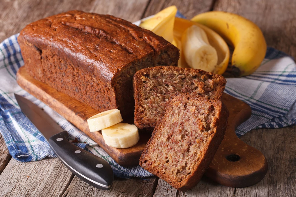 Chlebek bananowy to amerykańskie ciasto, które przypomina słodki chleb