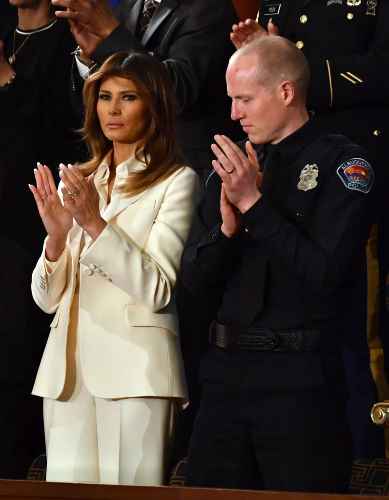 Melania Trump lubi podkreślać strojem, że jest silną i niezależną kobietą