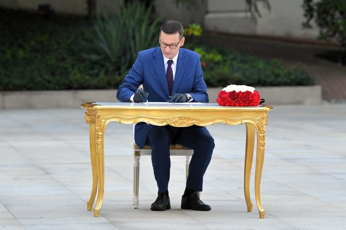 Nowo powołany na stanowisko ministra cyfryzacji premier Mateusz Morawiecki podczas uroczystości w Pałacu Prezydenckim w Warszawie.