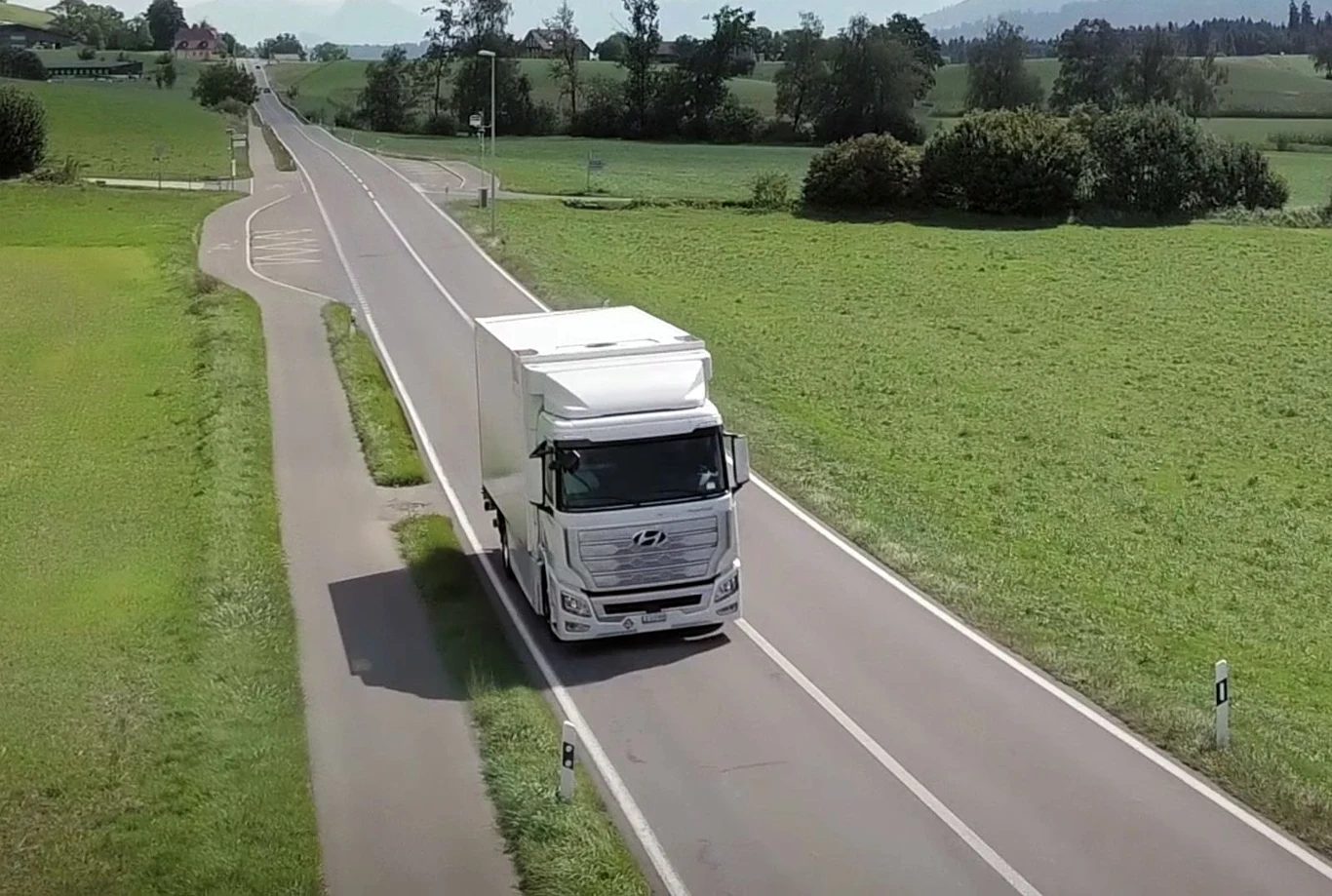 Hyundai zapowiada produkcyjny ciągnik siodłowy na wodór