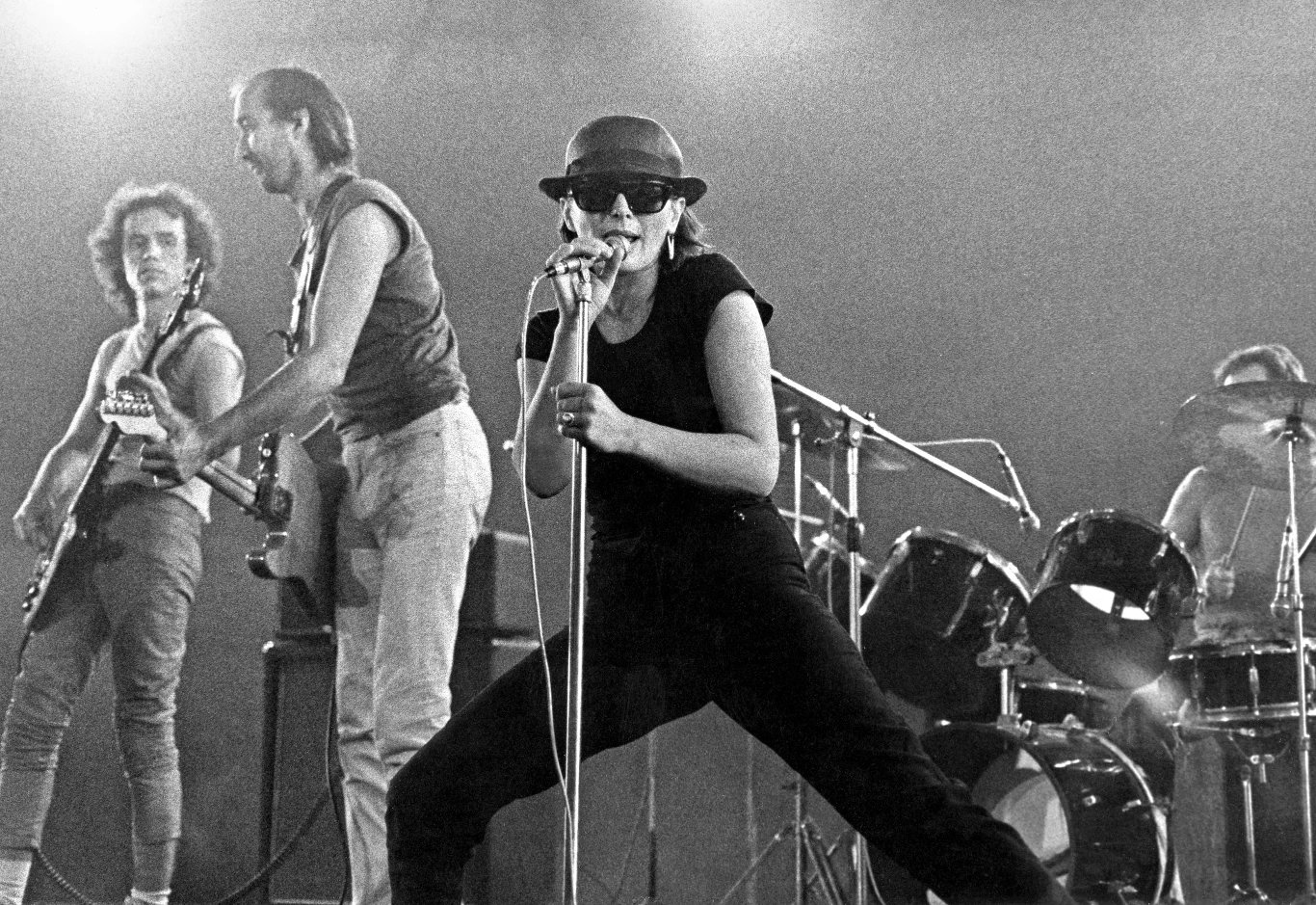 Kora na jednym z koncertów z Maanamem. Kora na jednym z koncertów z Maanamem.