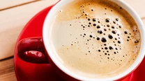 Za idealną proporcję kawy do wody uchodzi 1:20 - co oznacza jedną porcję kawy na dwadzieścia porcji wody. 