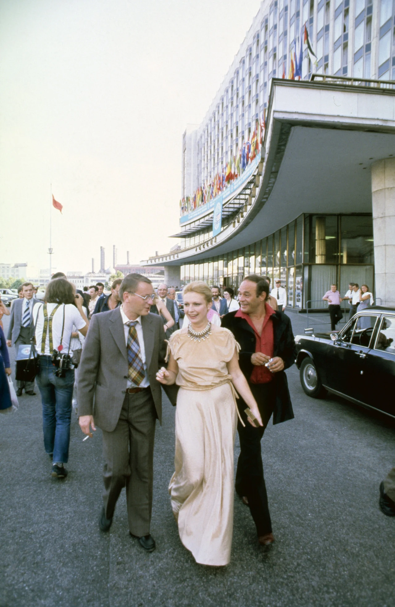 Ekipa filmu "Ćma" na festiwalu w Moskwie: reżyser Tomasz Zygadło (L), oraz aktorzy: Ewa Wiśniewska (C) i Roman Wilhelmi (P)