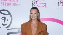 Karolina Pisarek zyskała popularność za sprawą programu „Top Model”, w wielkim finale zajęła drugie miejsce. Niezwykła uroda i osobowość Karoliny bardzo spodobały się osobom w modowej branży, a dziewczyna szybko odnalazła się w świecie modelingu. W zestawieniu TC Candler z 2018 roku została uznana za posiadaczkę jednej ze stu „Najpiękniejszych twarzy świata”.