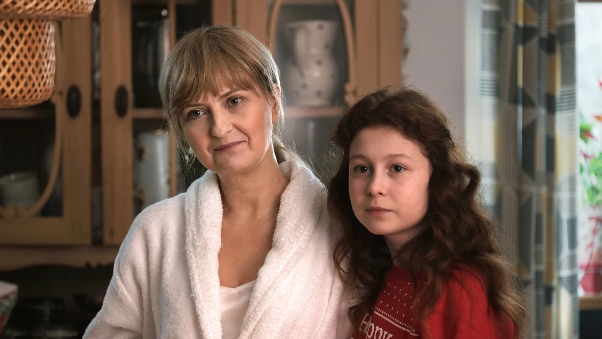 Izabela Kuna i Weronika Wachowska w filmie "Listy do M. 4"