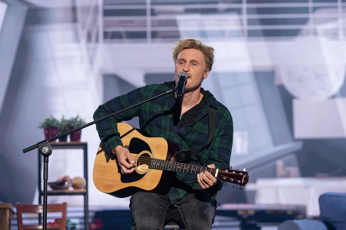 Karol Dziuba jako Paweł Domagała