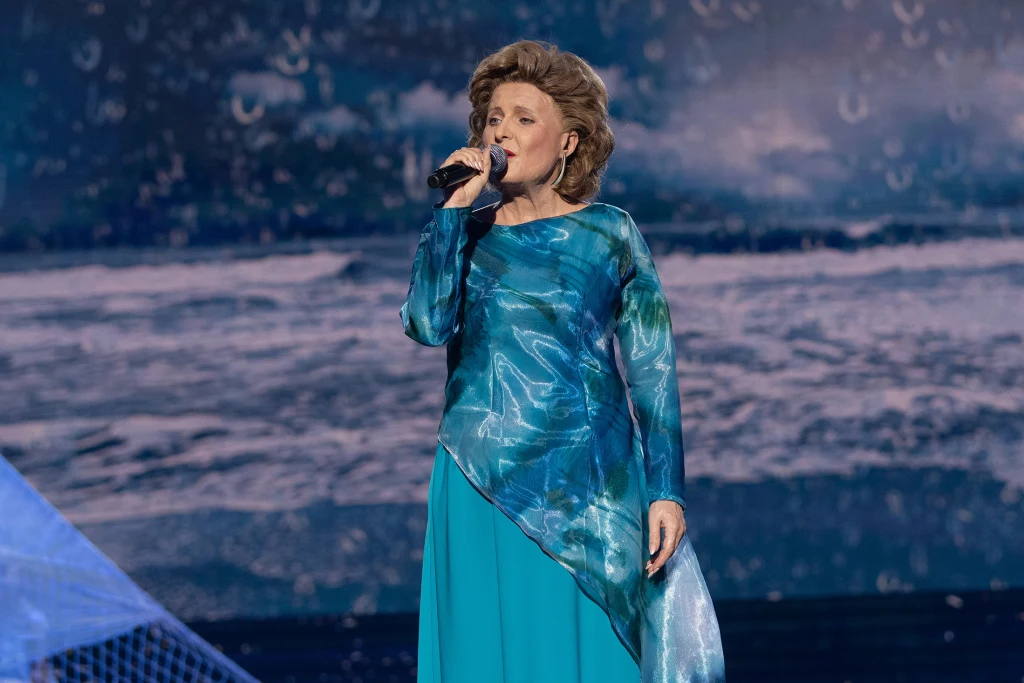 Gosia Andrzejewicz jako Irena Santor Gosia Andrzejewicz jako Irena Santor