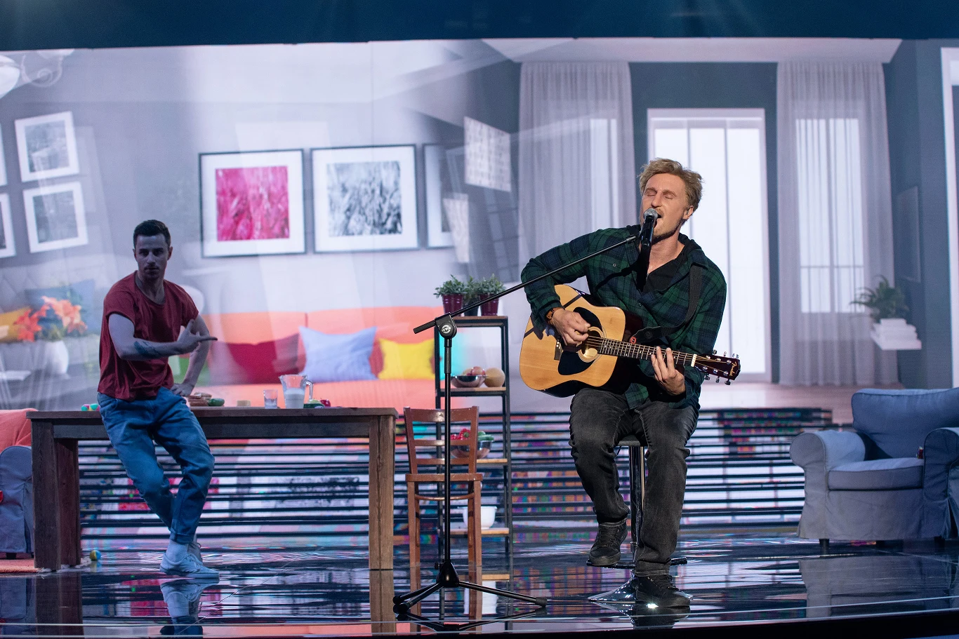 Karol Dziuba jako Paweł Domagała