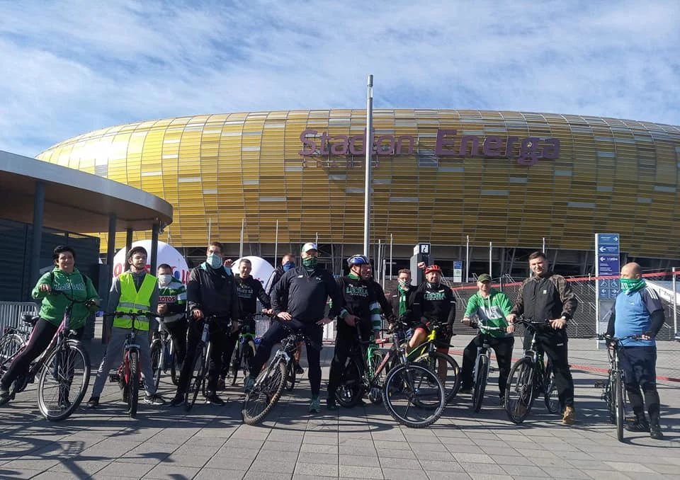 Kibice Lechii Gdańsk uczcili 75-lecie klubu przejazdem rowerowym Kibice Lechii Gdańsk uczcili 75-lecie klubu przejazdem rowerowym