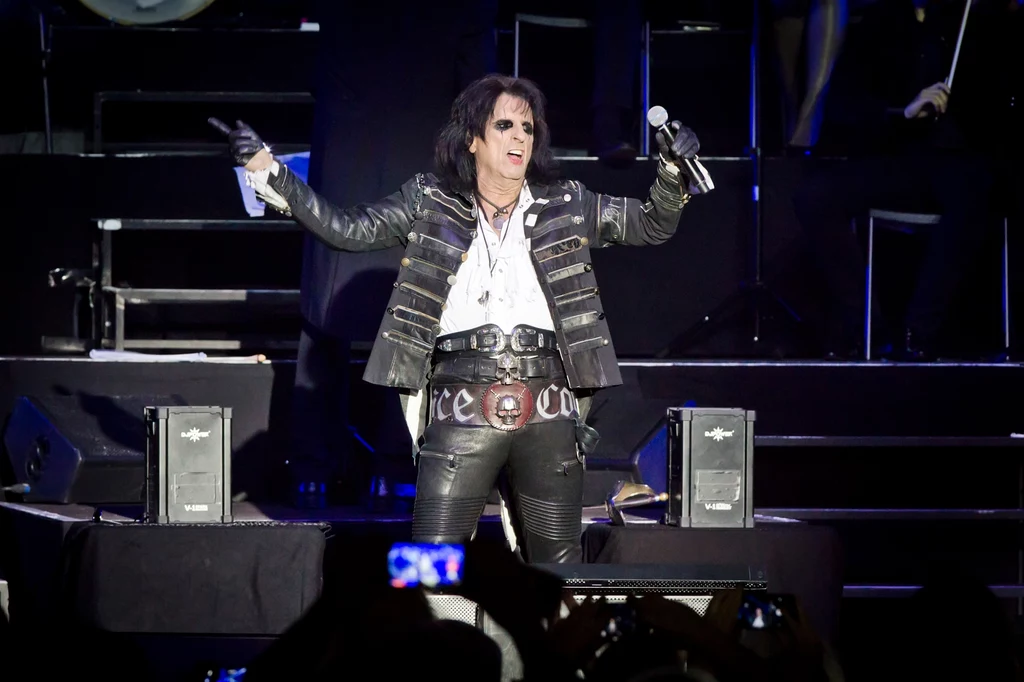 Alice Cooper zaprasza na Halloween do internetu