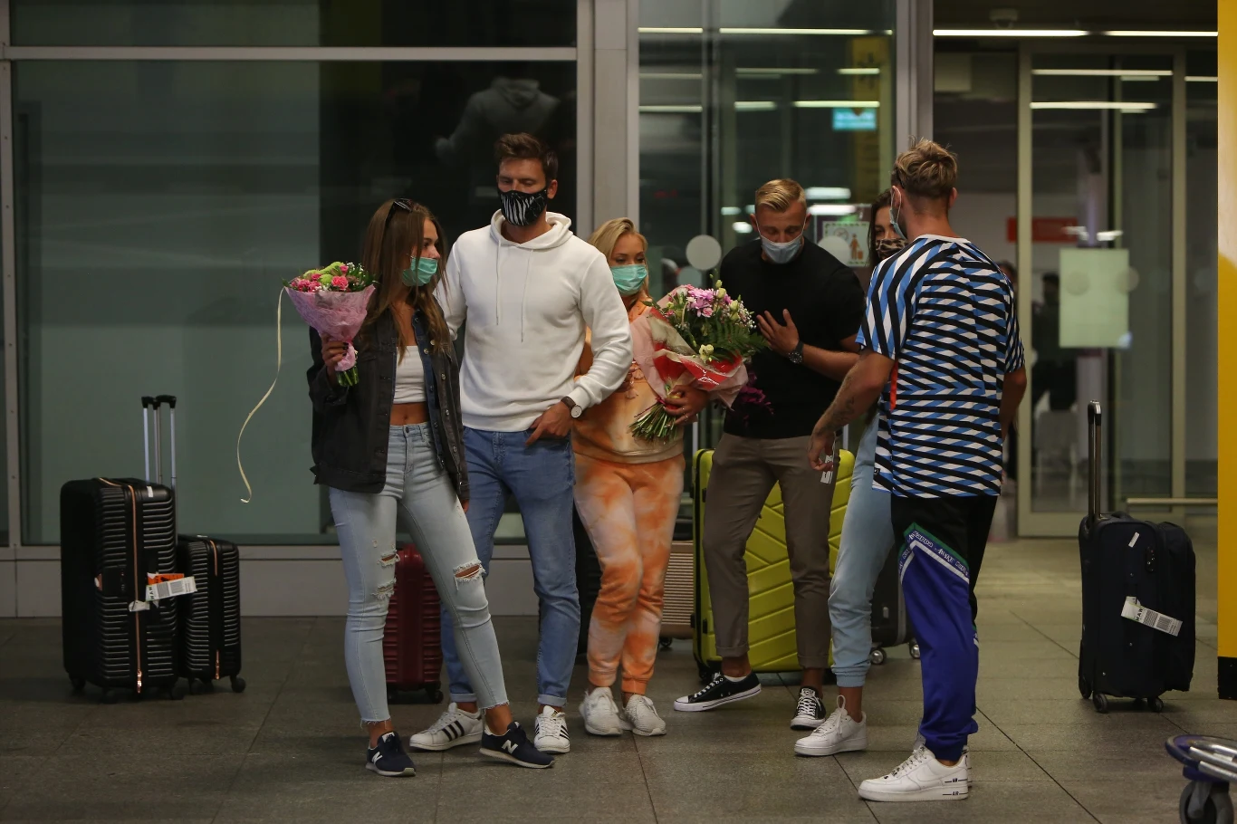 Finaliści "Love Island. Wyspa miłości" na lotnisku 
