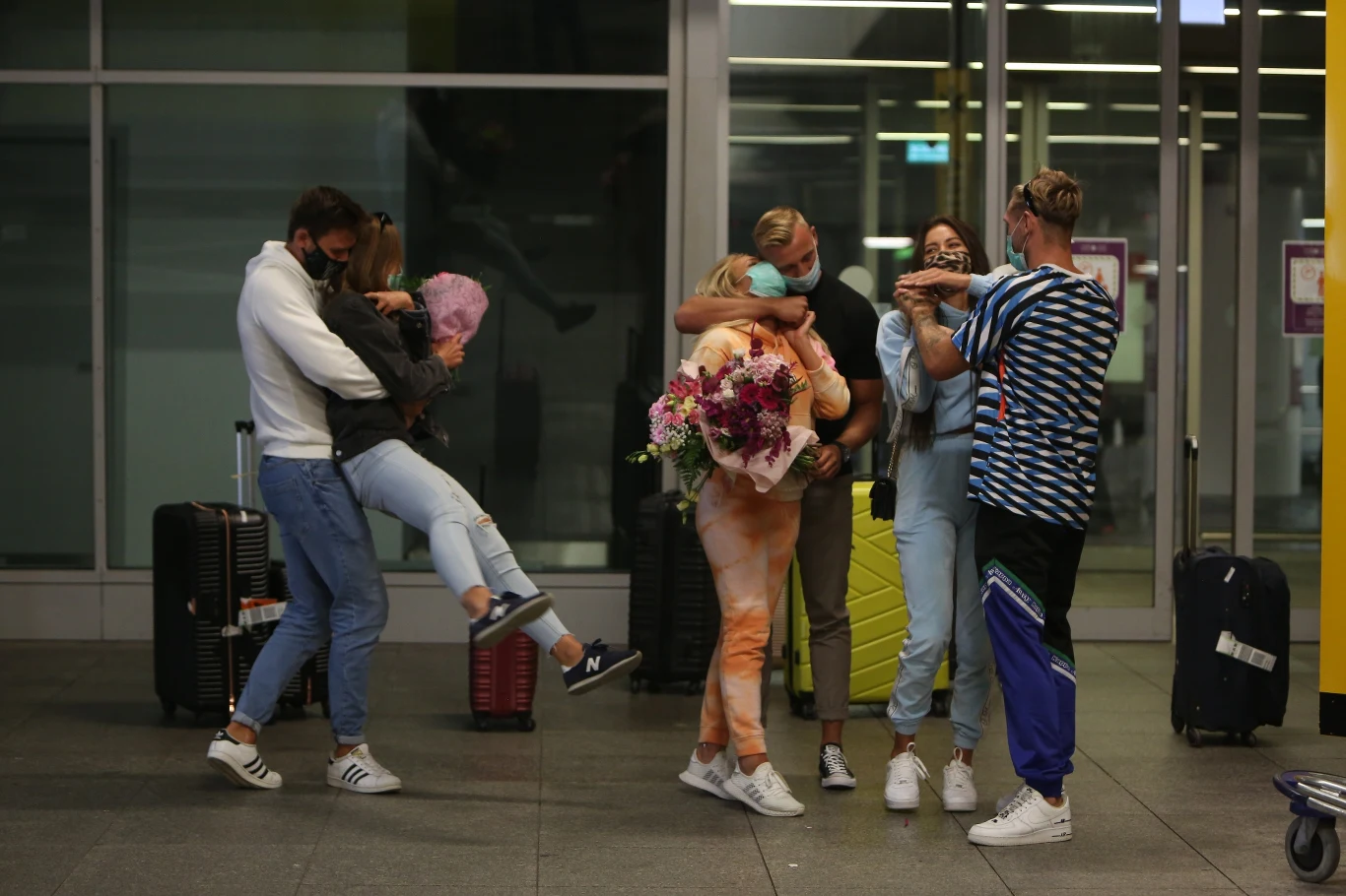 Finaliści "Love Island. Wyspa miłości" na lotnisku 