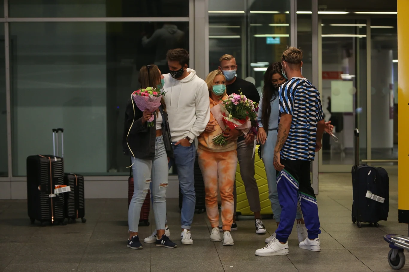 Finaliści "Love Island. Wyspa miłości" na lotnisku 