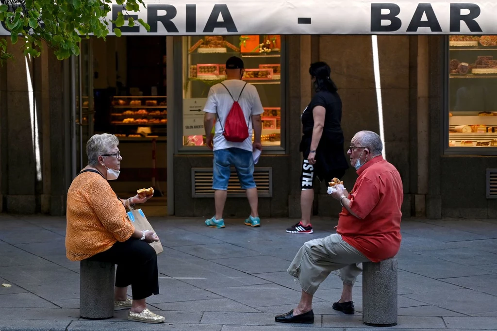 Od czwartku wracają godziny dla seniorów w handlu
