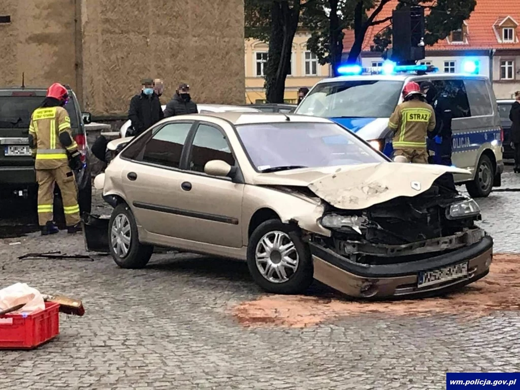 Mocno rozbite Renault Laguna