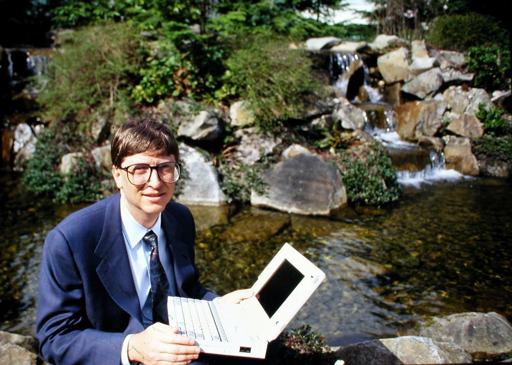 Bill Gates w 1995. To wtedy pojawiły się na świecie pierwsze osoby uzależnione od Internetu