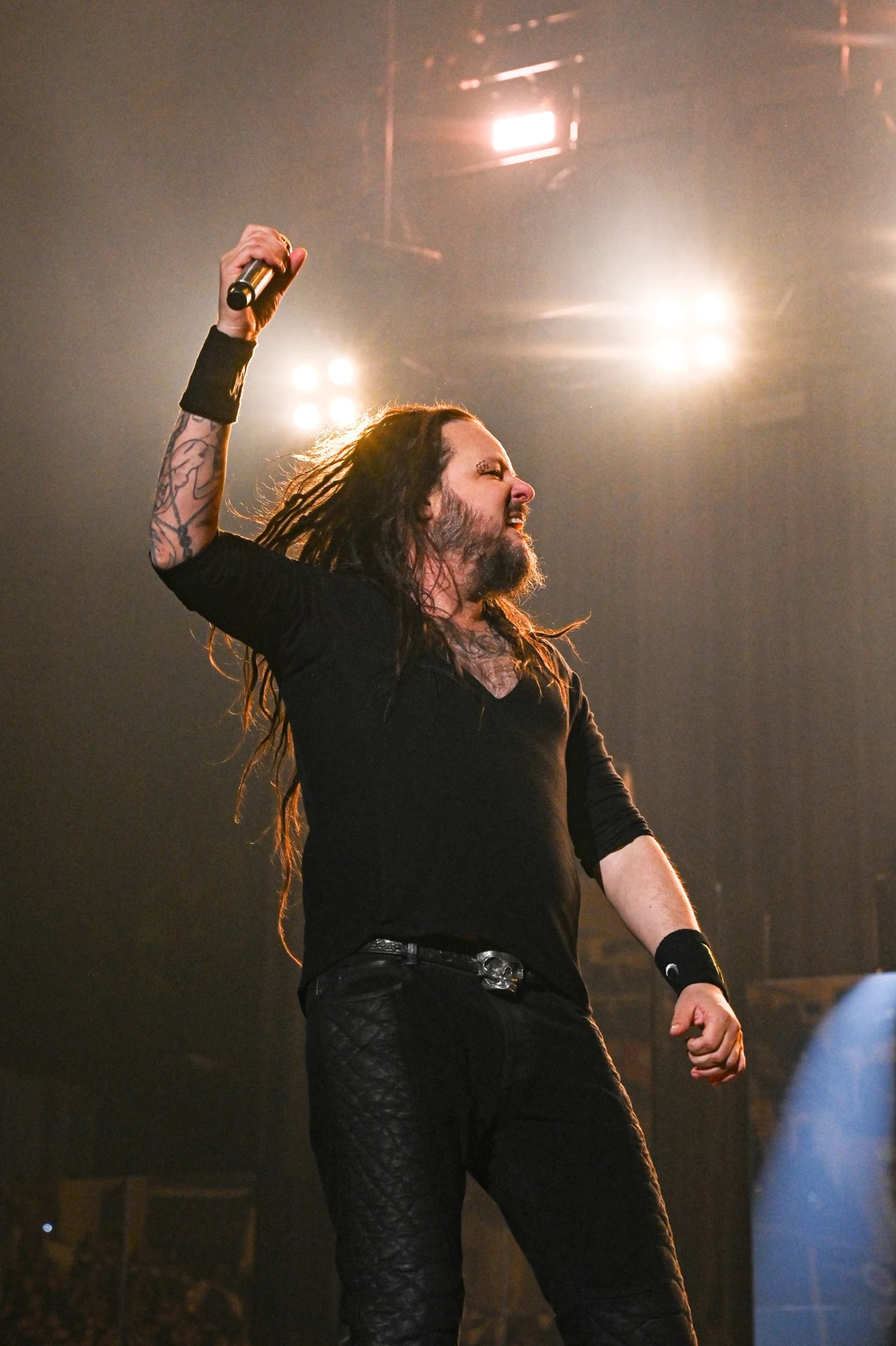 Na czele grupy Korn stoi Jonathan Davis Na czele grupy Korn stoi Jonathan Davis