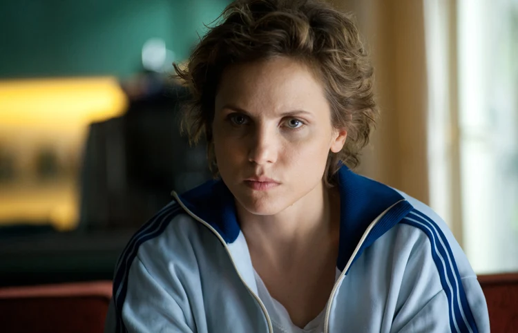 W 2017 roku Julia Kijowska zagrała w świetnie przyjętym serialu HBO "Bez tajemnic". Wcieliła się w postać Marty Lorenz - chorej na raka studentki Akademii Sztuk Pięknych. Za ten występ aktorka  zebrała wiele pochlebnych opinii krytyków. "Julia Kijowska grająca Martę w drugiej serii serialu 'Bez tajemnic', to moim zdaniem nowa Krystyna Janda - niewiarygodna osobowość i siła" - komentowała dziennikarka Karolina Korwin Piotrowska.

Na zdjęciu: Julia Kijowska w serialu "Bez tajemnic"