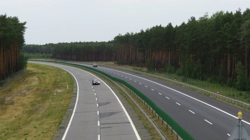 Betonowe płyty zostały położone w czasach, gdy te tereny były jeszcze niemieckie...