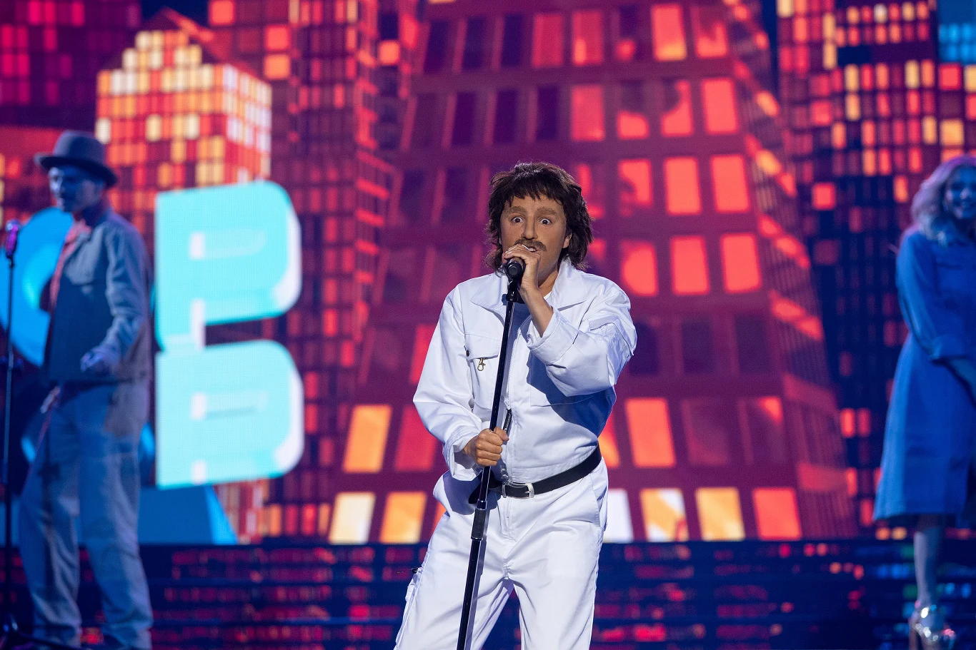 Natalia Avelon jako Herwig Rüdisser z Opus 