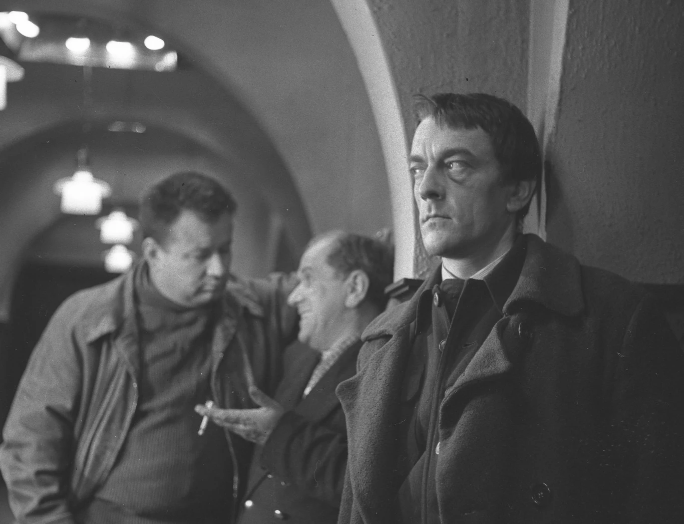 Ryszard Ronczewski w scenie z filmu "Trzy kroki po ziemi"