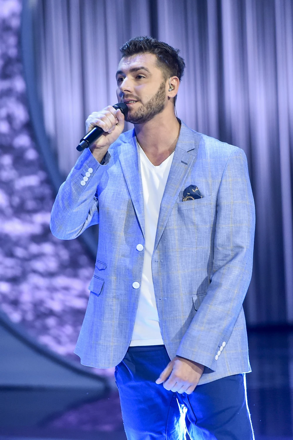 Kamil Bednarek prezentuje nowy teledysk Kamil Bednarek prezentuje nowy teledysk