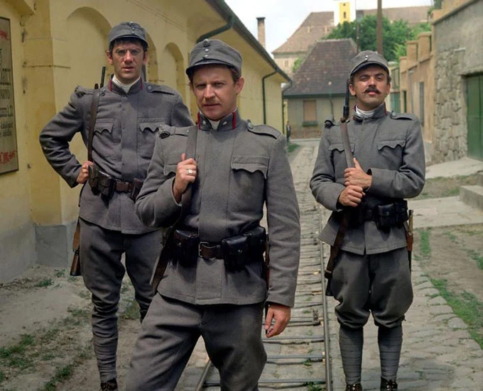Wiktor Zborowski, Marek Kondrat i Zoltán Bezerédy w filmie "C. K. Dezerterzy"
