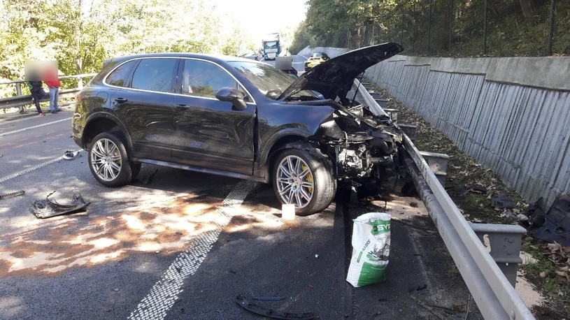 Sprawcą wypadku był kierowca tego cayenne