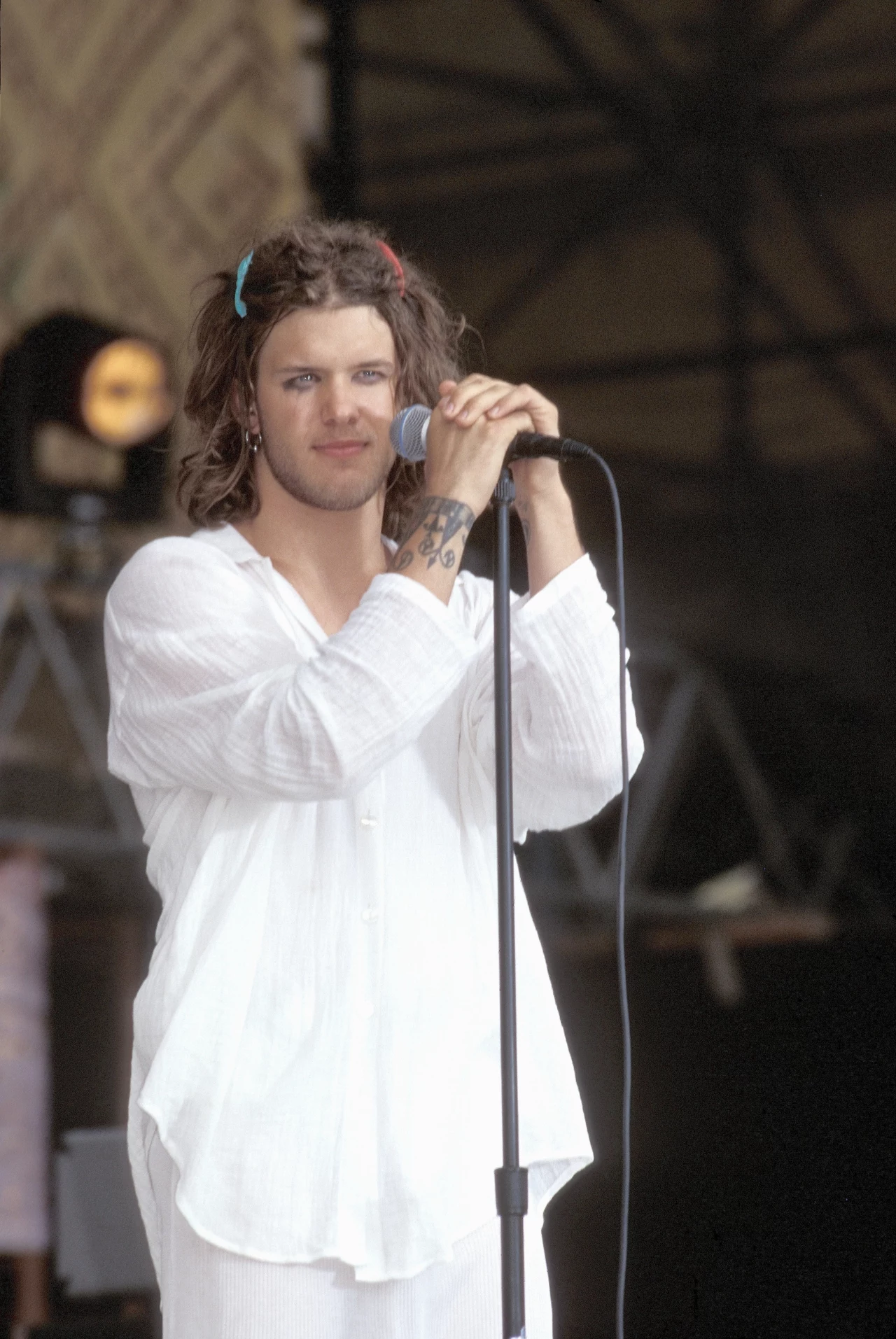 Diabeł nałogu sprawił, że 21 października 1995 roku Shannon Hoon został znaleziony martwy przez inżyniera dźwięku w busie zespołu w Nowym Orleanie. Lyle Eaves miał obudzić Hoona na próbę przed koncertem w tym mieście. Przyczyną śmierci muzyka był atak serca spowodowany przedawkowaniem kokainy. Diabeł nałogu sprawił, że 21 października 1995 roku Shannon Hoon został znaleziony martwy przez inżyniera dźwięku w busie zespołu w Nowym Orleanie. Lyle Eaves miał obudzić Hoona na próbę przed koncertem w tym mieście. Przyczyną śmierci muzyka był atak serca spowodowany przedawkowaniem kokainy.