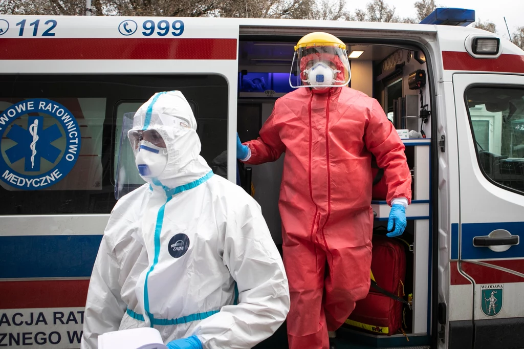 Lublin, medycy z oddziału ratunkowego Szpitala Klinicznego Nr 4 podczas opieki nad pacjentami zakazonymi koronawirusem Lublin, medycy z oddziału ratunkowego Szpitala Klinicznego Nr 4 podczas opieki nad pacjentami zakazonymi koronawirusem