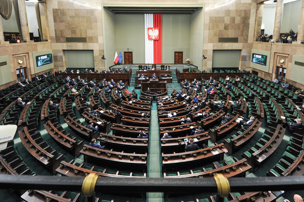 Sejm zajmie się sprawozdaniem komisji w czwartek rano Sejm zajmie się sprawozdaniem komisji w czwartek rano