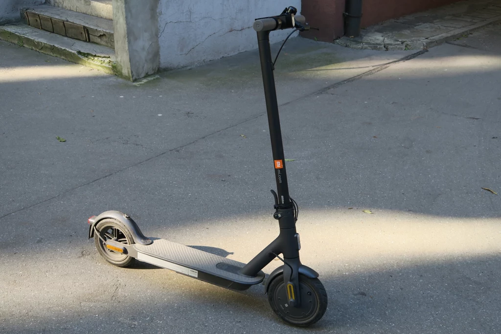 Xiaomi Mi Scooter 1S to "średnia półka" hulajnóg elektrycznych