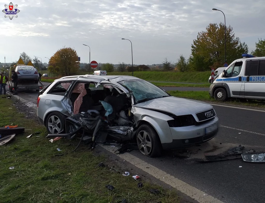 Zginęło dwóch pasażerów tego auta, kierowca został ranny