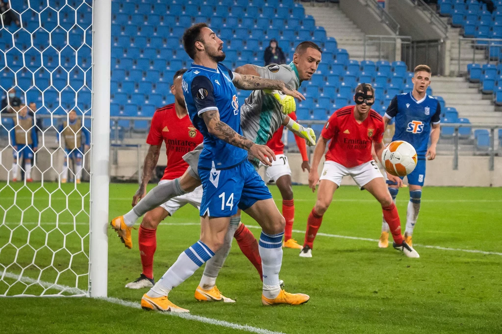 Kadr z meczu Lech - Benfica Kadr z meczu Lech - Benfica