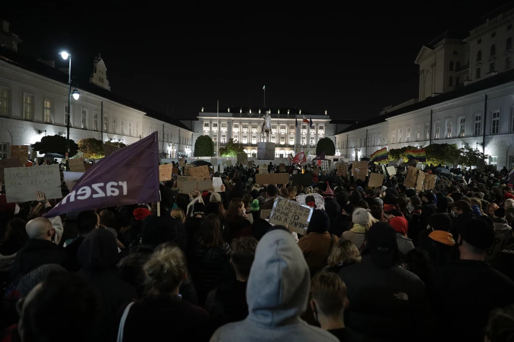 Protest przed Pałacem Prezydenckim