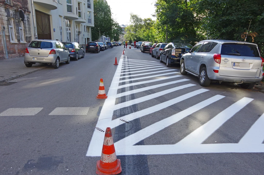 Warszawa, podobnie jak Kraków, uderza w kierowców, jak tylko się da