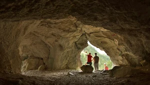 Turyści w Jaskini Mylnej