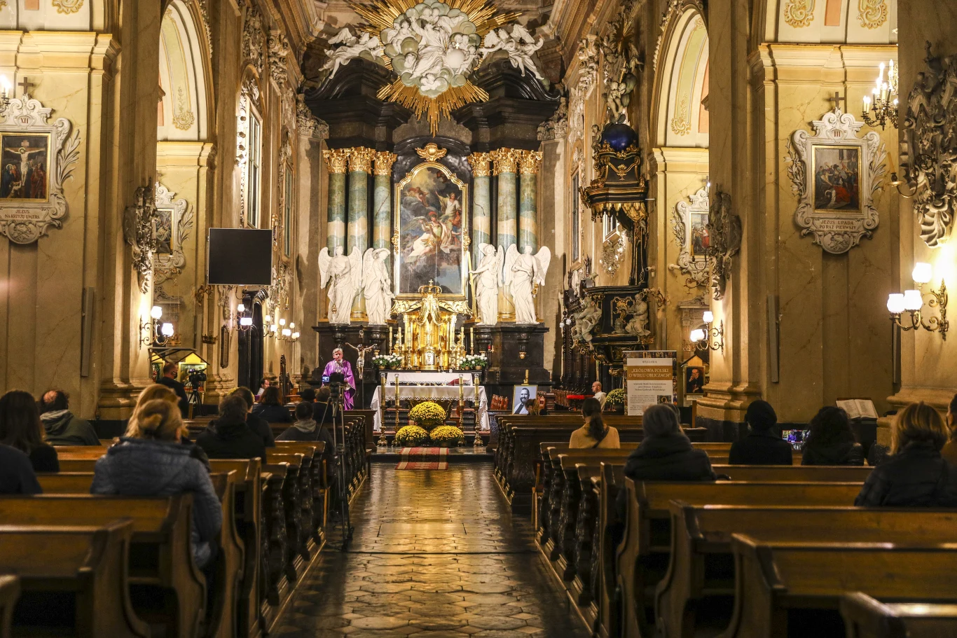 Kilka lat temu Dariusz Gnatowski przyznał, że boryka się z problemami zdrowotnymi, które spowodowały, że zaczął szybko przybierać na wadze.

"Jestem chory na cukrzycę od x lat. Nie wiem, kiedy tak naprawdę się zaczęło. Potem poczułem, że coś jest nie tak i zacząłem się leczyć. Nie miałem świadomości, że cukrzyca jest przewlekłą chorobą, która rozwija się przez lata i prowadzi do poważnych skutków i powikłań" - mówił.