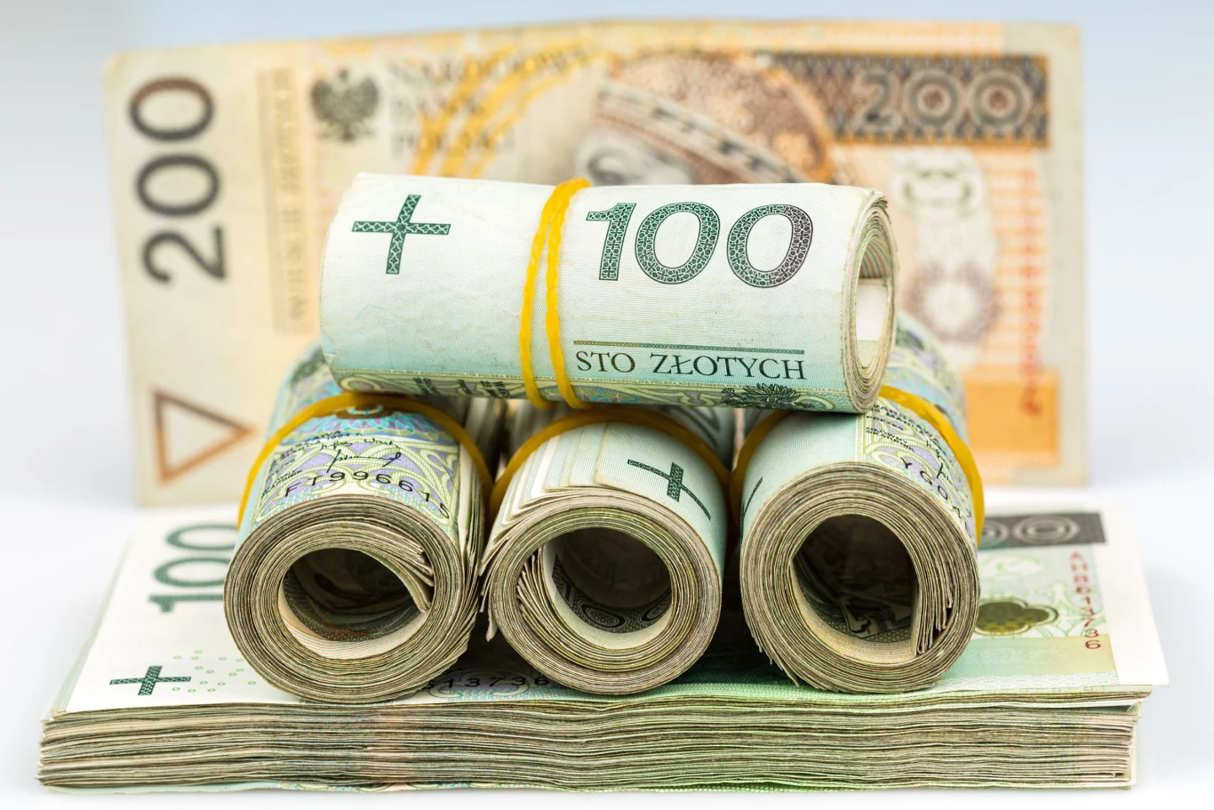 Nasza waluta najsłabsza do euro od 2009 roku cieszy krajowych eksporterów i część ekonomistów Nasza waluta najsłabsza do euro od 2009 roku cieszy krajowych eksporterów i część ekonomistów