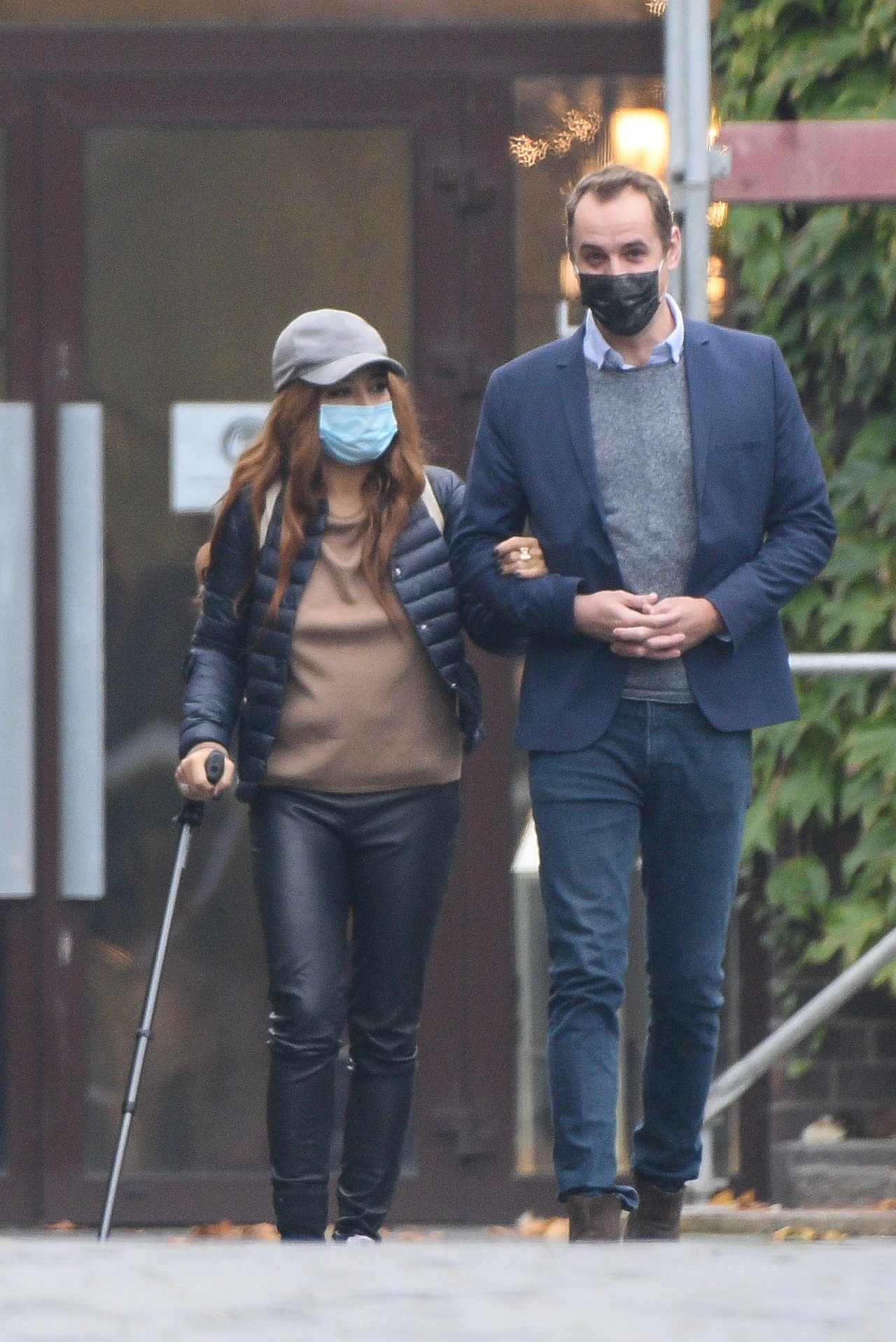 Anna Mucha i Jakub Wons wspierają sprzedawców chryzantem