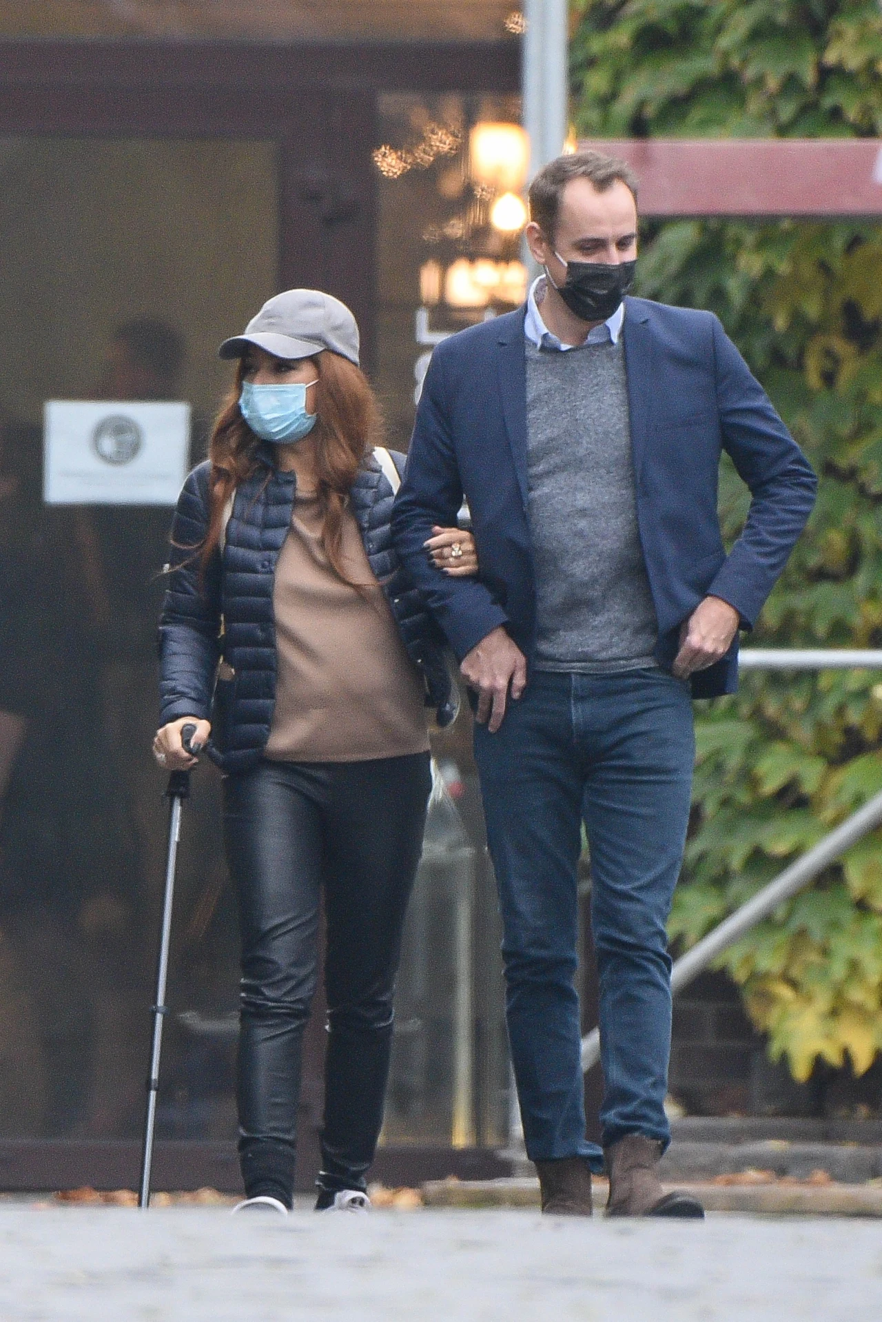 Anna Mucha i Jakub Wons wspierają sprzedawców chryzantem