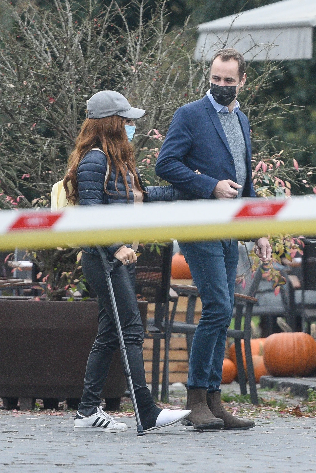 Anna Mucha i Jakub Wons wspierają sprzedawców chryzantem