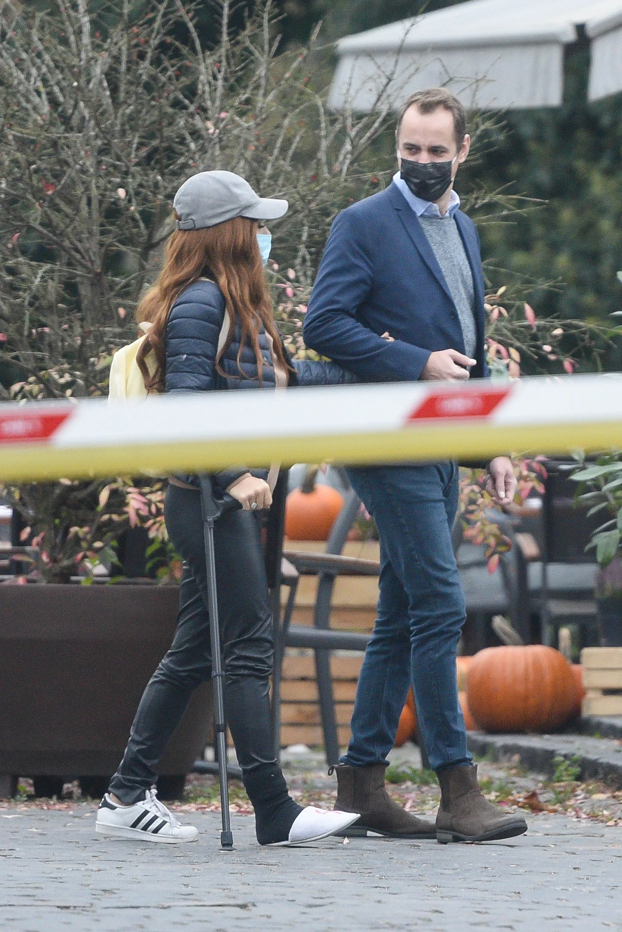 Anna Mucha i Jakub Wons wspierają sprzedawców chryzantem