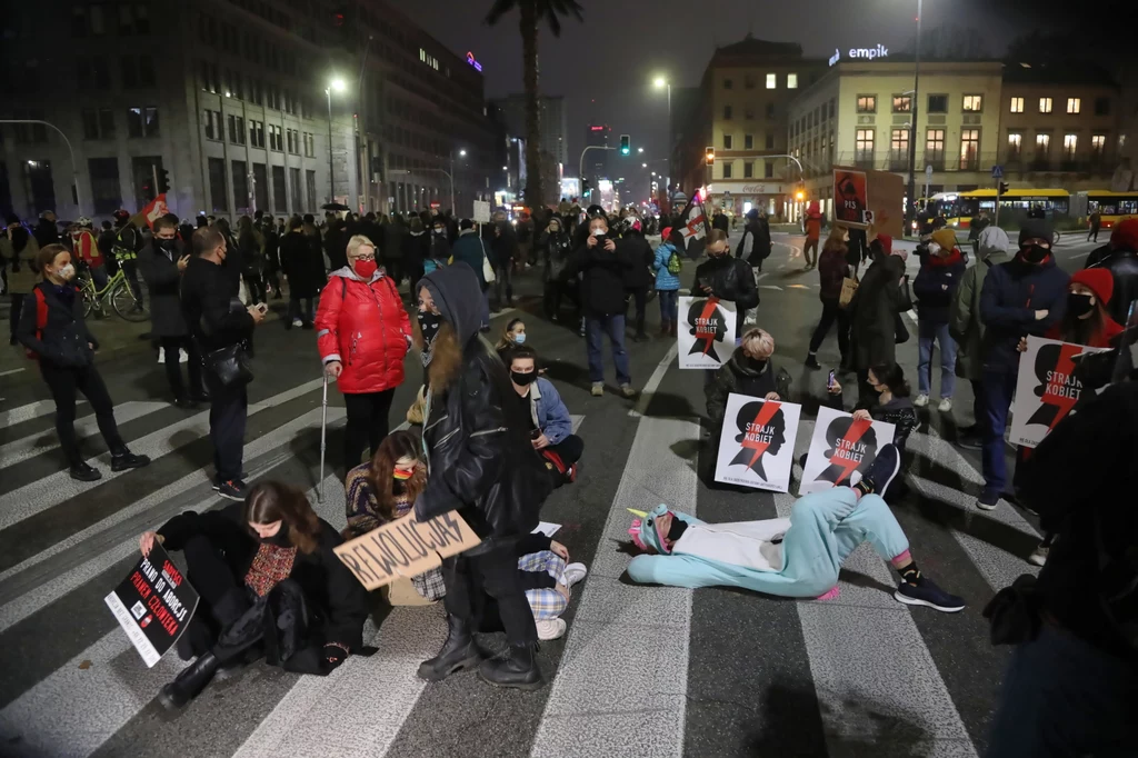 Blokada ronda de Gaulle'a w Warszawie Blokada ronda de Gaulle'a w Warszawie